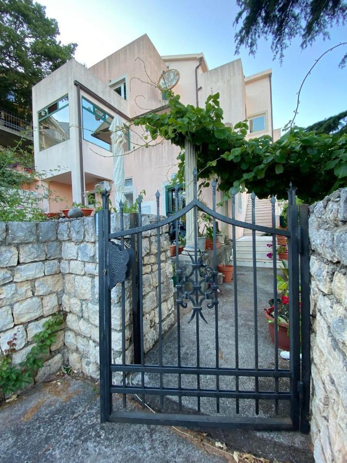 Apartments Mandarina Garden Petrovac Exterior foto