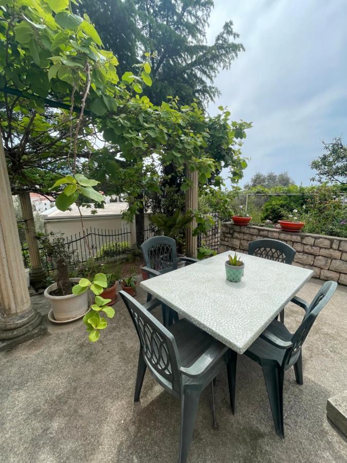 Apartments Mandarina Garden Petrovac Exterior foto