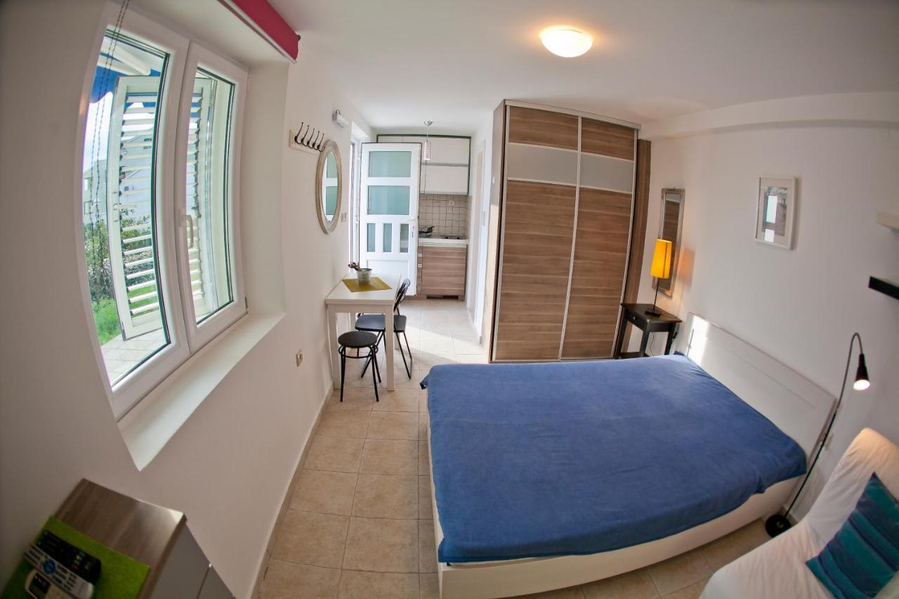 Apartments Mandarina Garden Petrovac Habitación foto